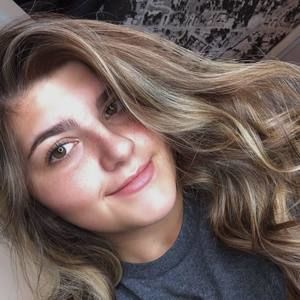 Meet your Posher, Emily cade